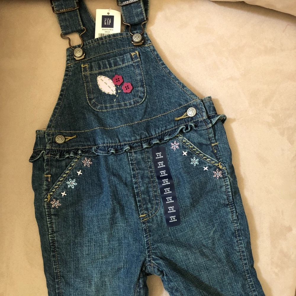 NWT Baby Gap Girl Overalls 6-12 Months